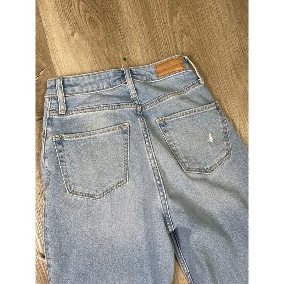 Hollister Ultra‎ High-Rise Dad Jeans Distressed Light Wash W23 L31 Stretch - Picture 10 of 11